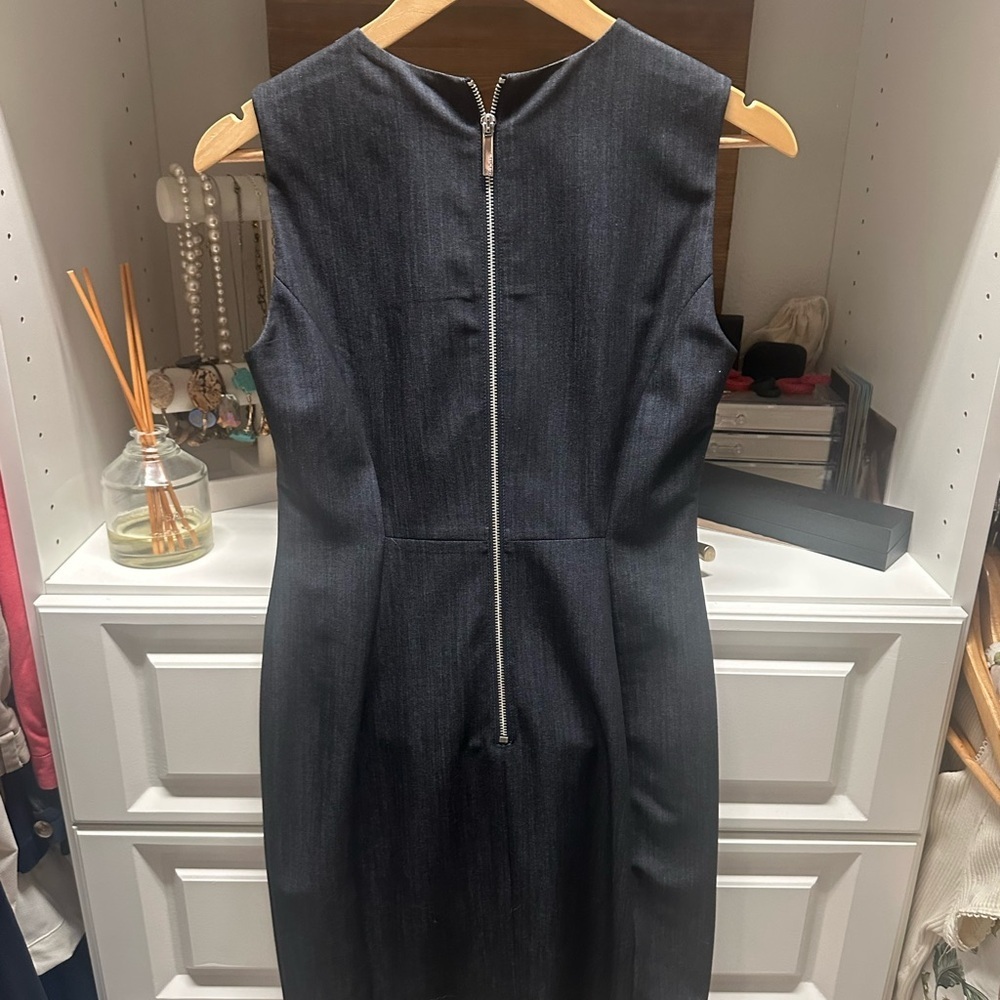 Calvin Klein Elegant Navy Sleeveless Dress - Picture 4 of 4
